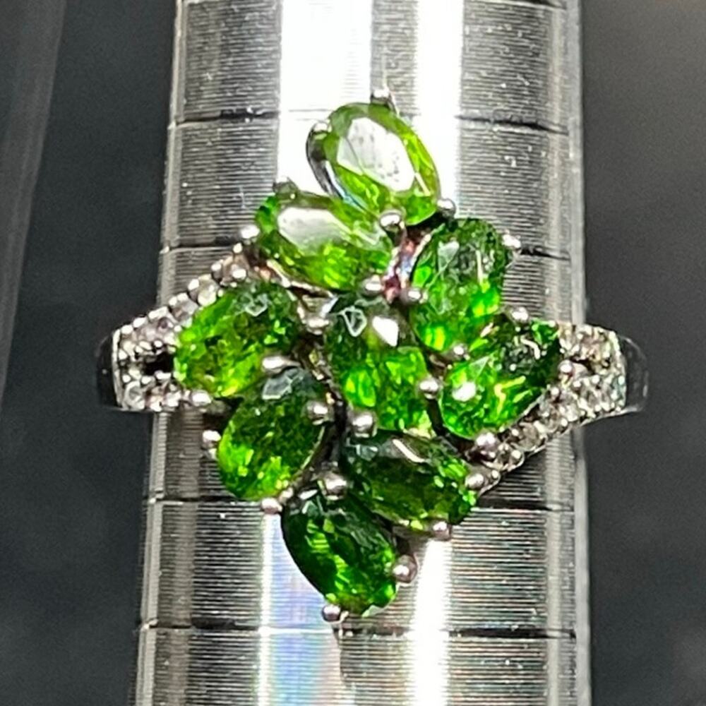 Stauer 925 Green Oval Cut Rhinestone Cluster Ring Size 8 Signed Designer